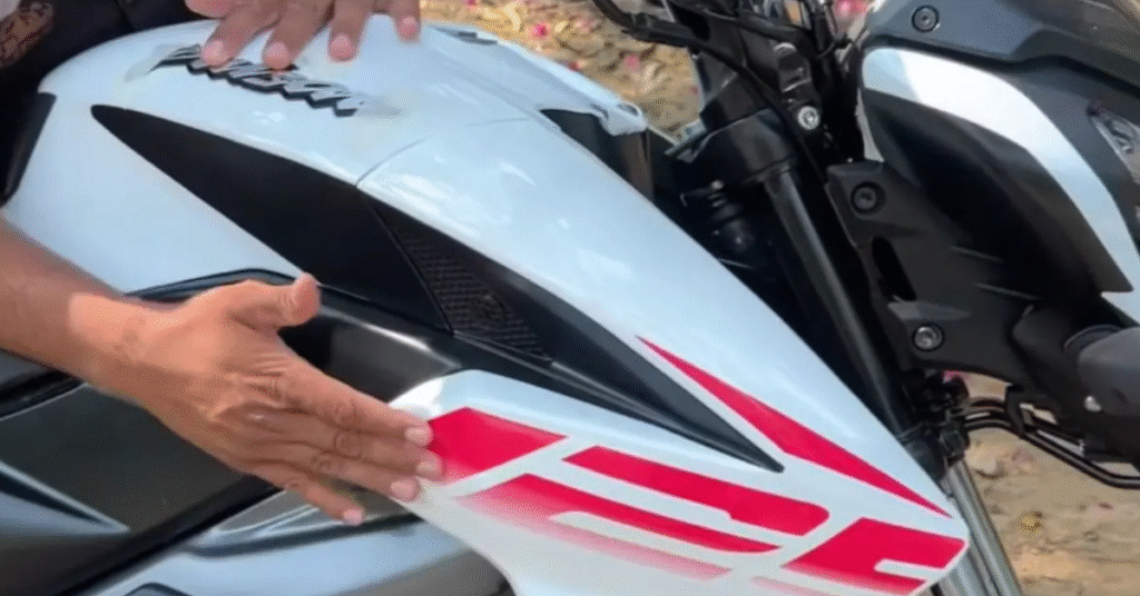 Pulsar NS125 features